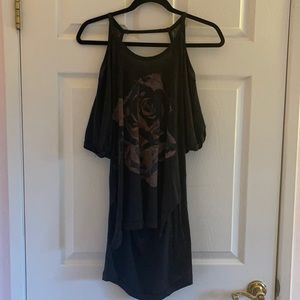 Off the Shoulder Open Back Long Graphic Rose Tee